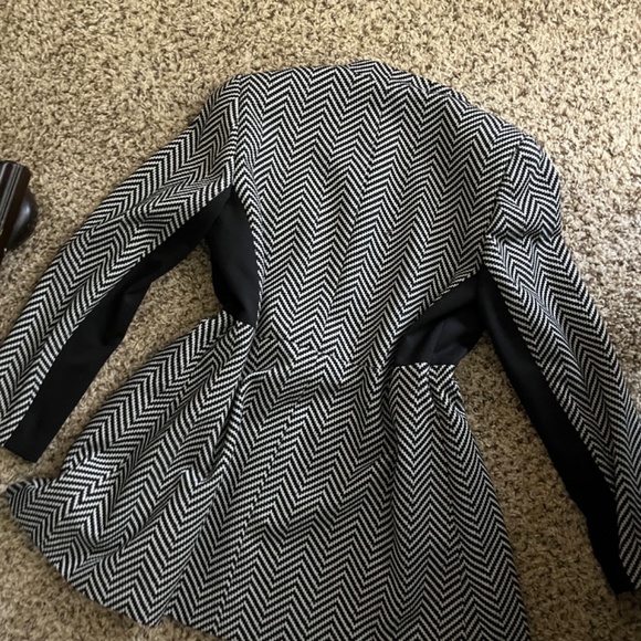 Coat - Picture 4 of 4